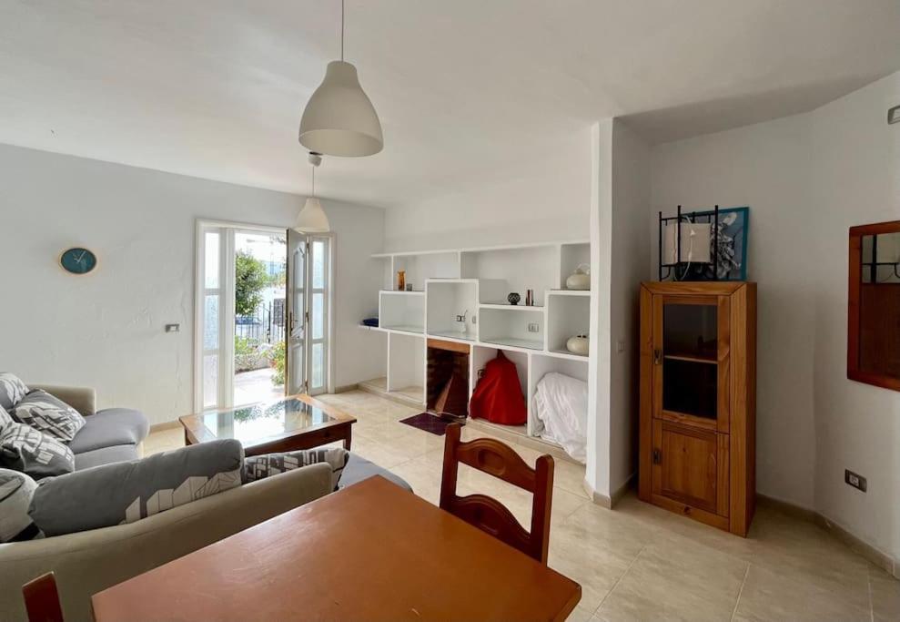 Playa Chica Apt With Terrace 100 M From The Sea ปูแอร์โตเดลคาร์เมน ภายนอก รูปภาพ