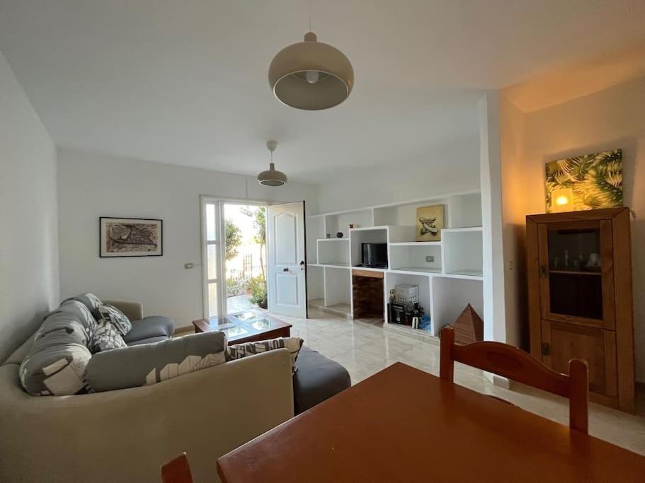 Playa Chica Apt With Terrace 100 M From The Sea ปูแอร์โตเดลคาร์เมน ภายนอก รูปภาพ