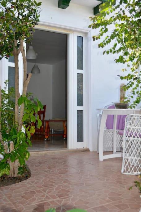 Playa Chica Apt With Terrace 100 M From The Sea ปูแอร์โตเดลคาร์เมน ภายนอก รูปภาพ