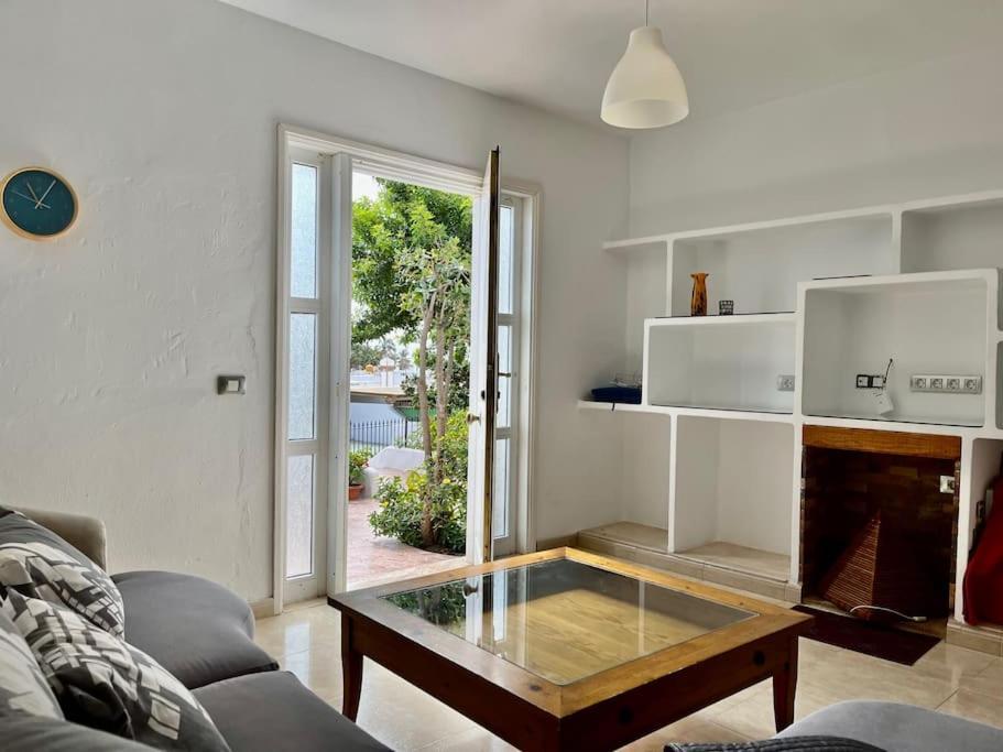 Playa Chica Apt With Terrace 100 M From The Sea ปูแอร์โตเดลคาร์เมน ภายนอก รูปภาพ