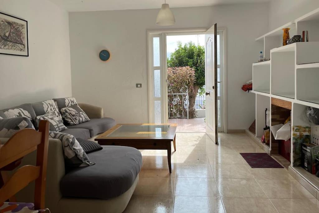 Playa Chica Apt With Terrace 100 M From The Sea ปูแอร์โตเดลคาร์เมน ภายนอก รูปภาพ